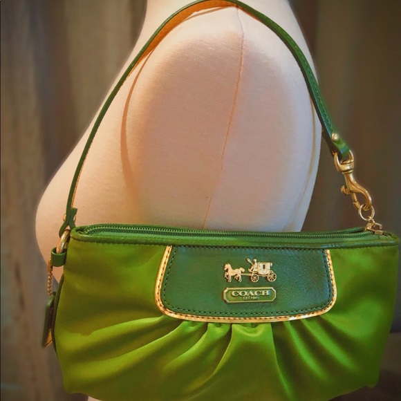 Coach never used silky green hobo shoulder bag - Picture 2 of 8
